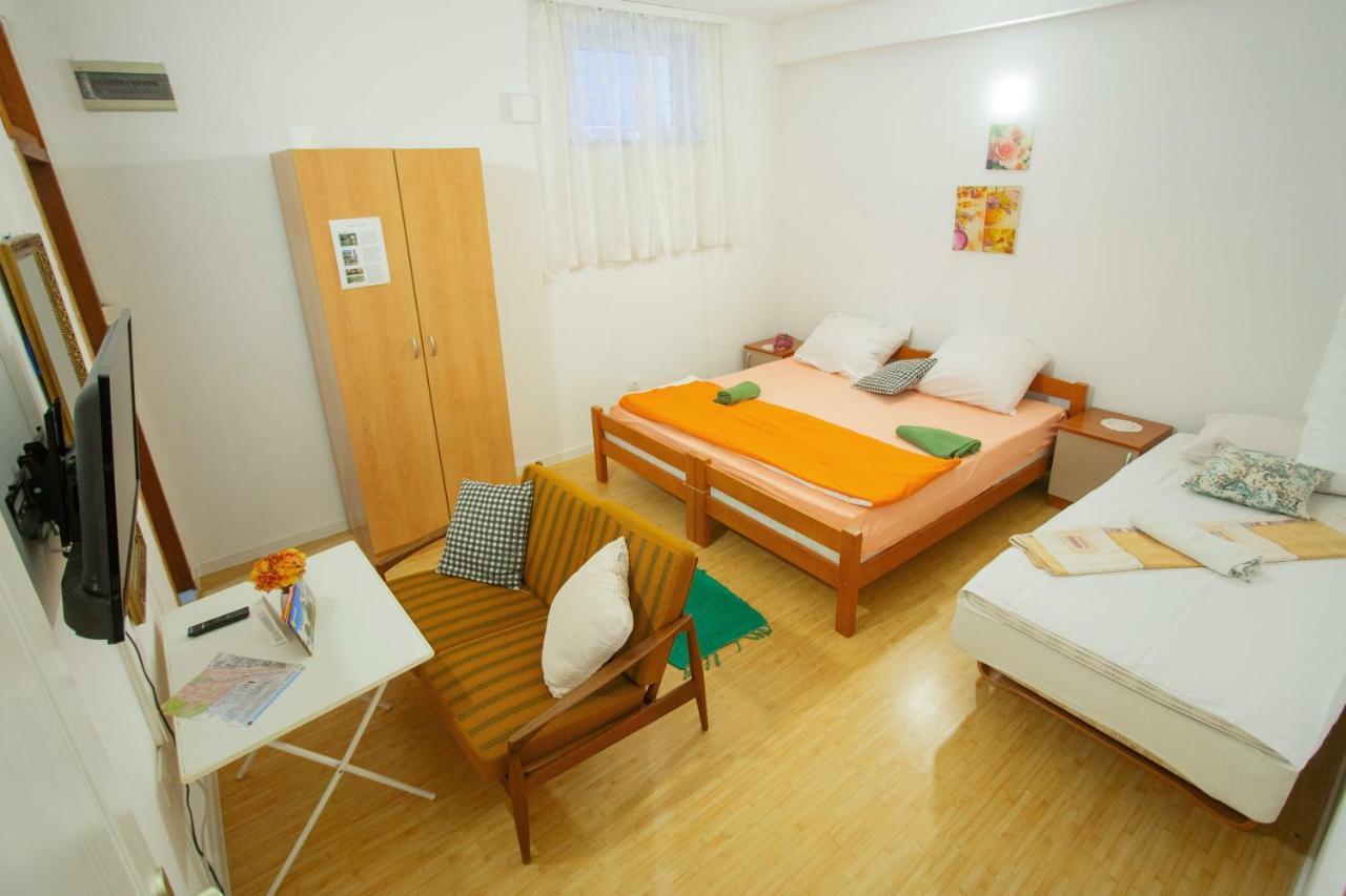 Guesthouse Sanja - Apartments 212 โมสตาร์ ภายนอก รูปภาพ