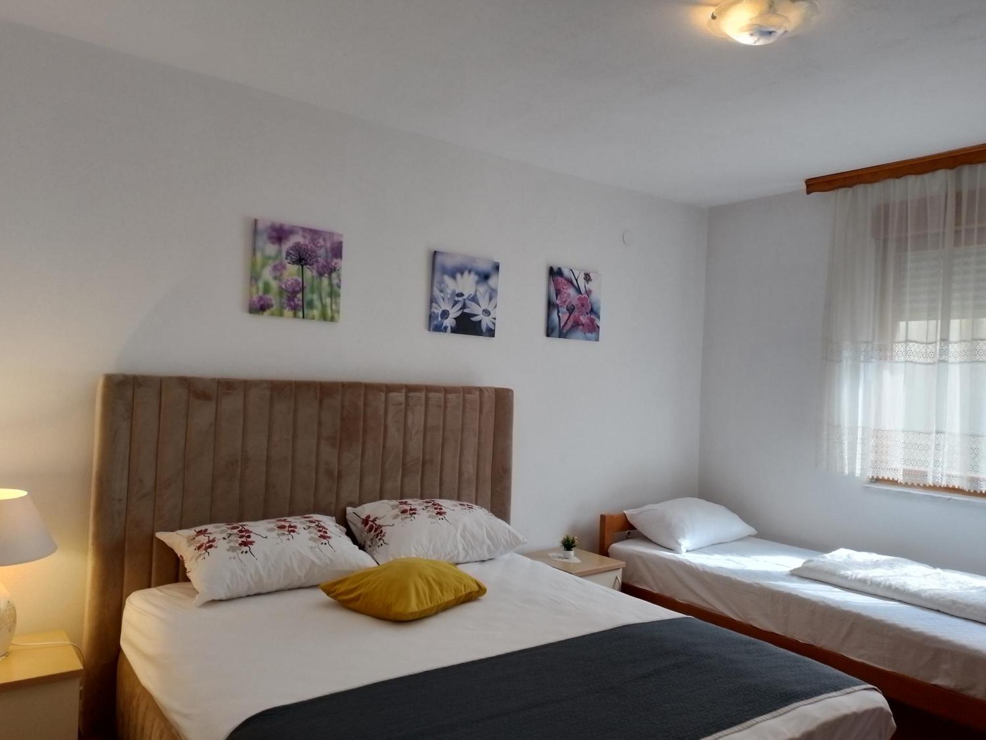 Guesthouse Sanja - Apartments 212 โมสตาร์ ภายนอก รูปภาพ